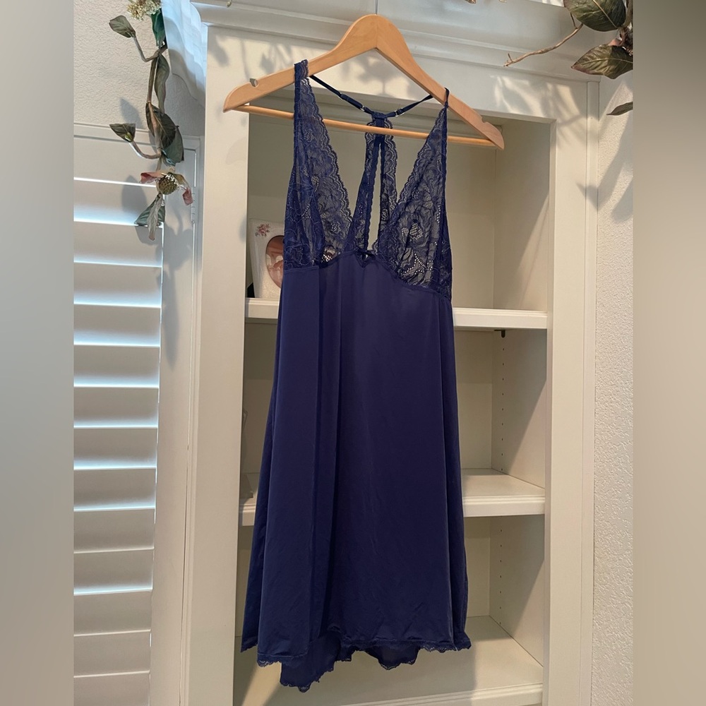 Victoria’s Secret large Racerback open back adjustable strap violet blue slip